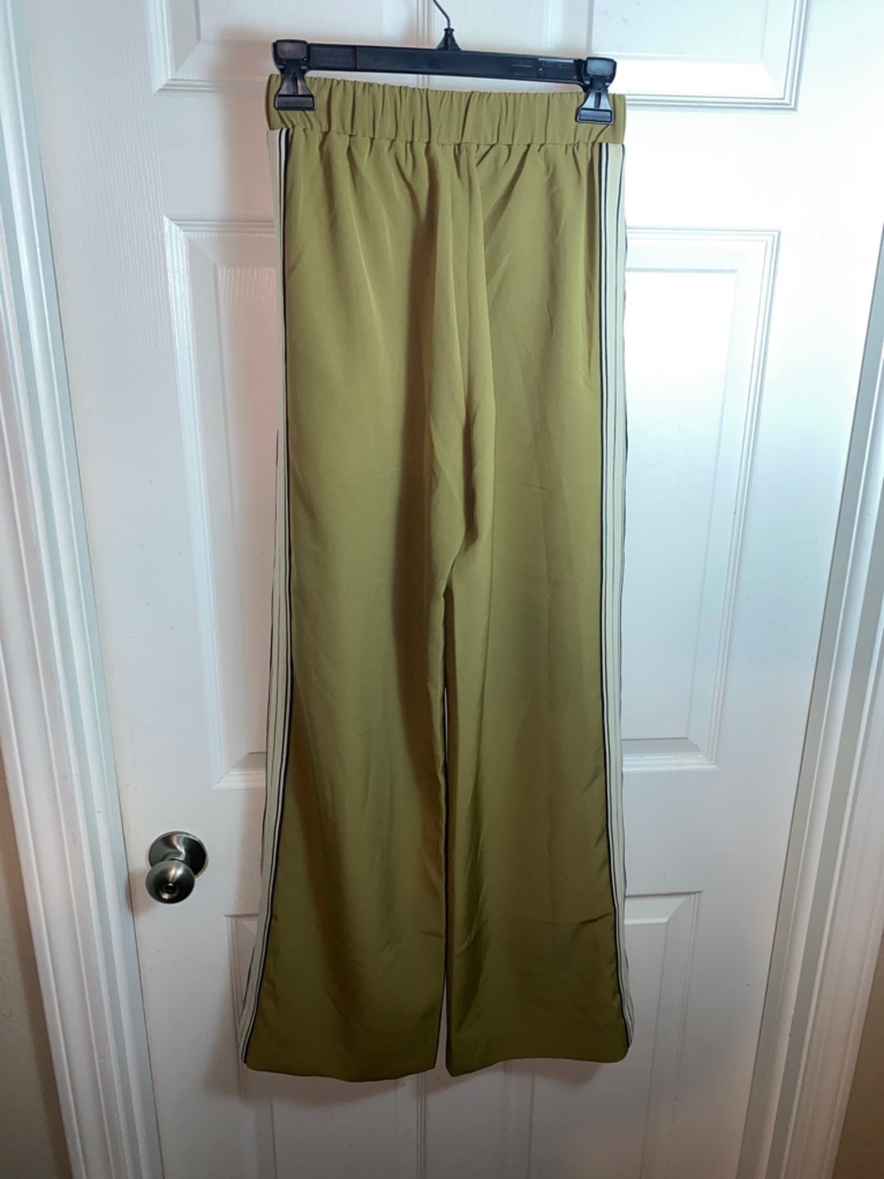 Bishop and Young Track Style Wide Leg Olive PullOn Pant Pockets - Picture 6 of 7